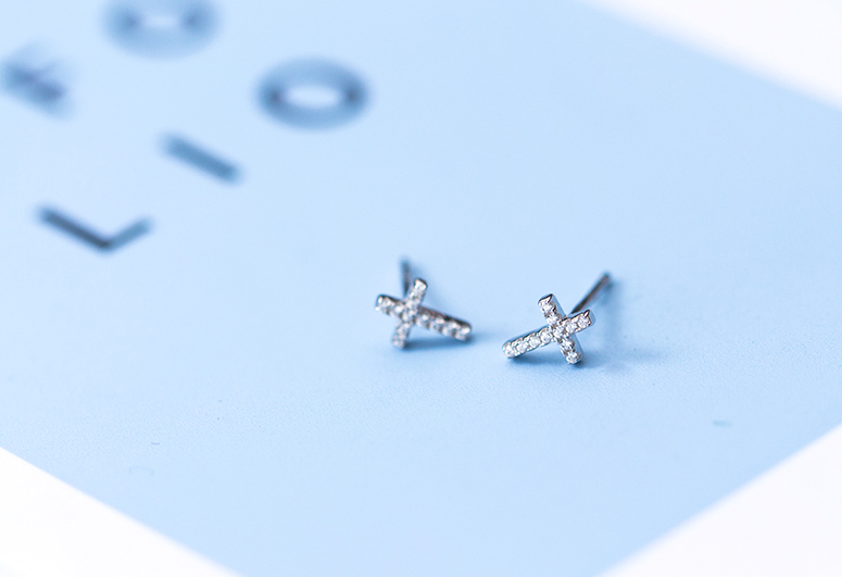 S925 Silver Minimalist Cross Stud Earrings with Diamonds